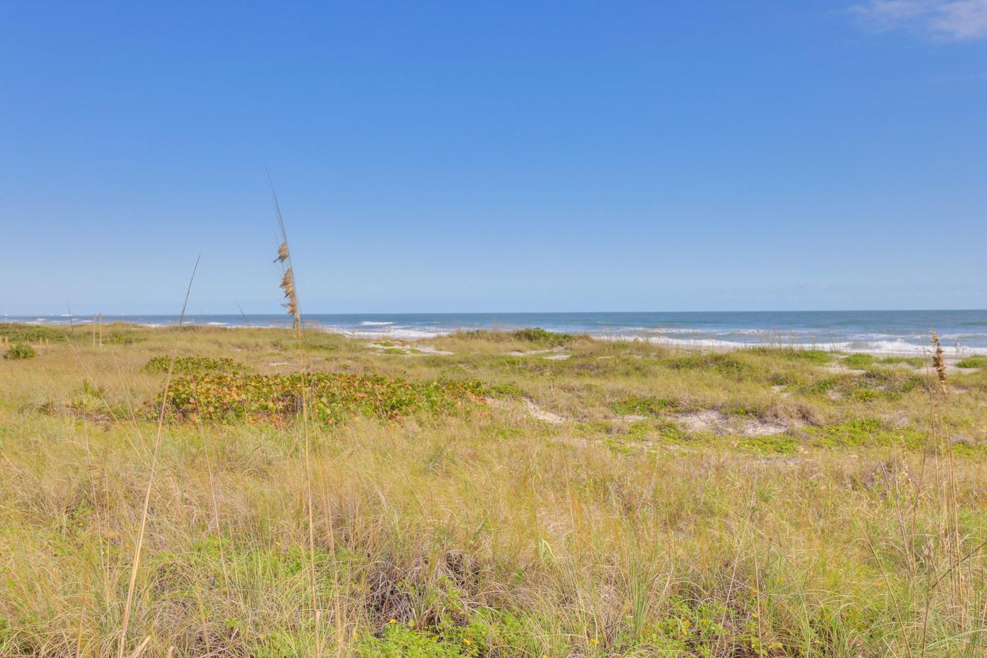 Central Cocoa Beach Condo With View, Steps To Beach! מראה חיצוני תמונה