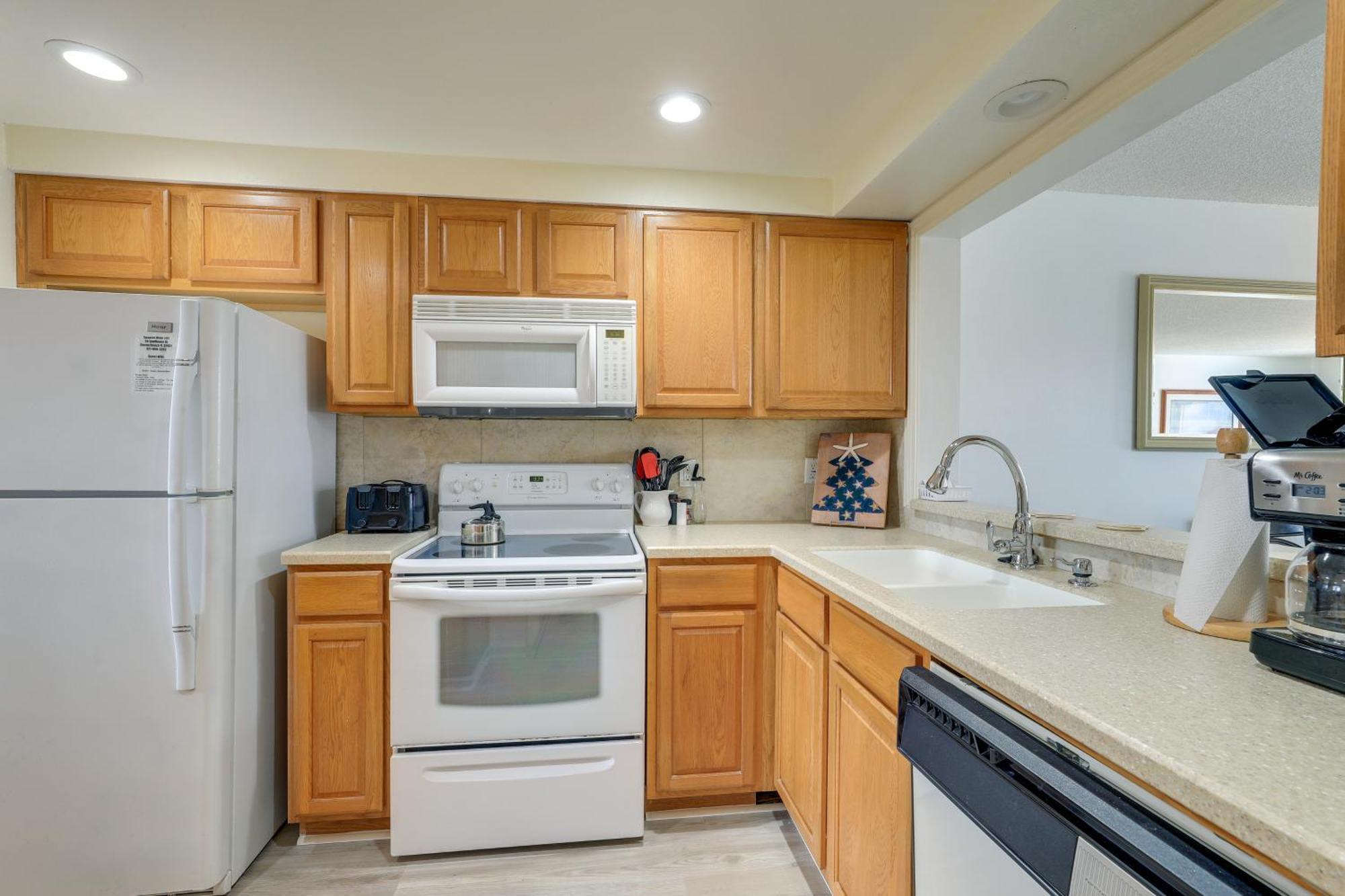 Central Cocoa Beach Condo With View, Steps To Beach! מראה חיצוני תמונה